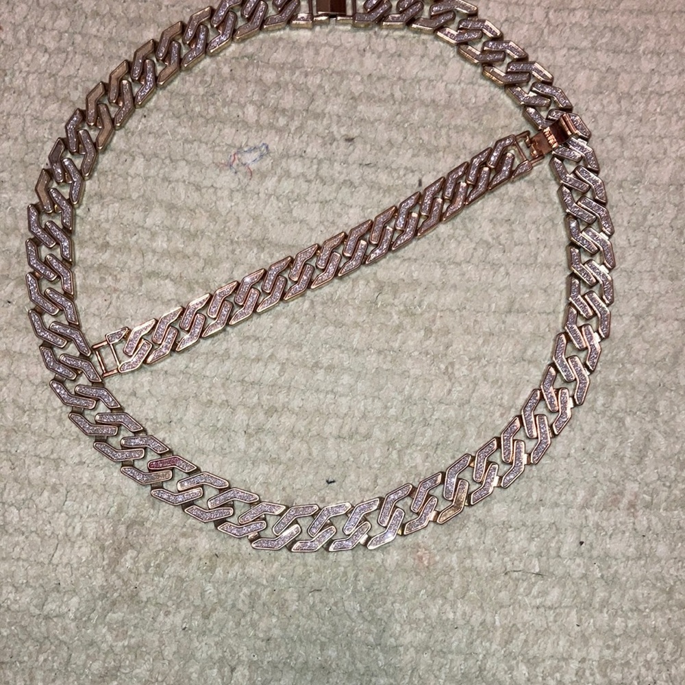 Gold tone necklace and bracelet set